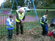 Bulb Planting with Crofton Anne Dale Infants 009 Bulb Planting with Crofton Anne Dale Infants 009