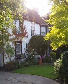 COTTAGE ON G ROAD    100 5660